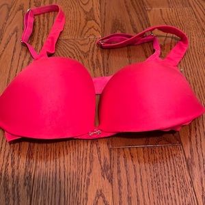 EUC Victoria’s Secret Plunge Padded Bra 32C